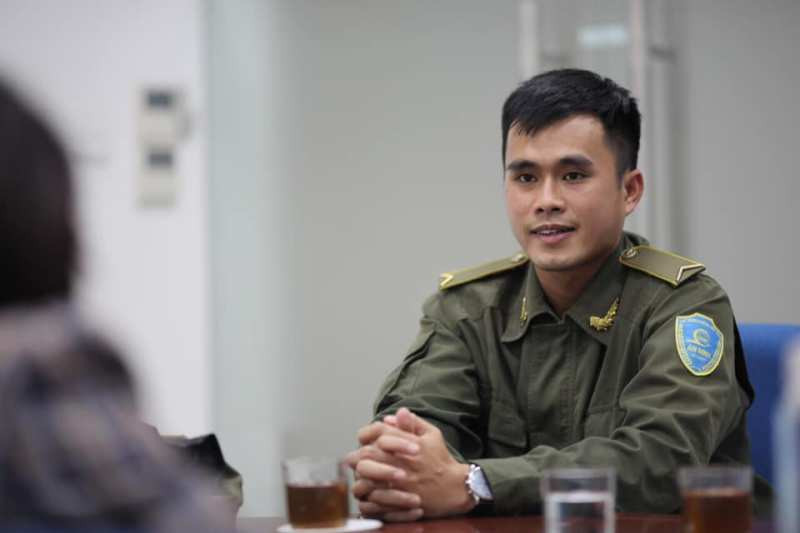 Nhân viên an ninh sân bay Nội Bài Nguyễn Thanh Phong, người phát hiện chiếc vali bỏ quên