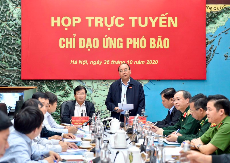 Thủ tướng yêu cầu địa phương tạm dừng các cuộc họp không cần thiết để ứng phó bão số 9