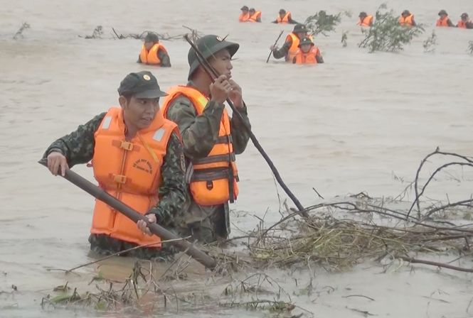 Đề phòng lũ mở rộng ra cá tỉnh Nghệ An, Hà Tĩnh do mưa cực lớn trong đợt này Đề phòng lũ mở rộng ra cá tỉnh Nghệ An, Hà Tĩnh do mưa cực lớn trong đợt này