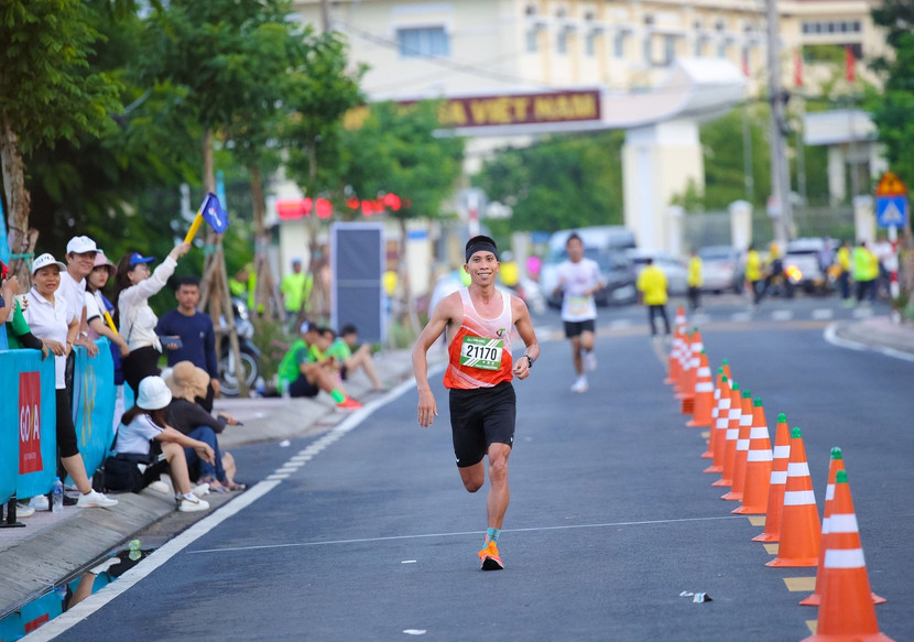 Trương Văn Tâm sở hữu bộ sưu tập danh hiệu đồ sộ ở các giải marathon trong nước Trương Văn Tâm sở hữu bộ sưu tập danh hiệu đồ sộ ở các giải marathon trong nước