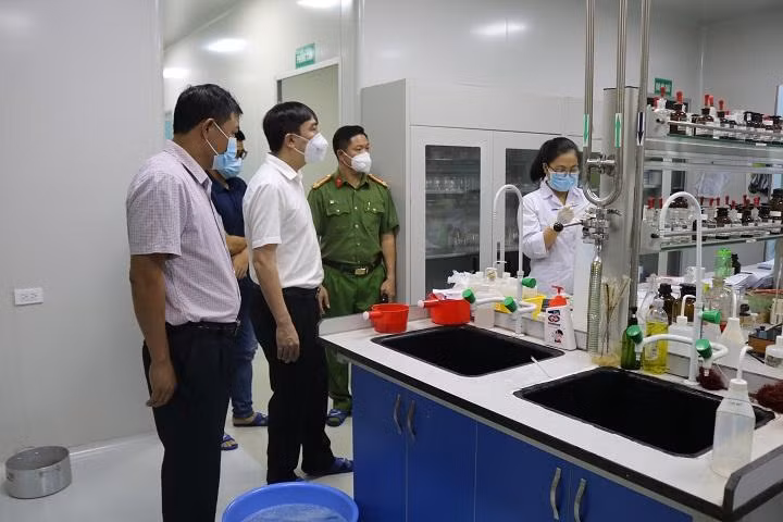 Phó Chủ tịch huyện Quốc Oai Phạm Quang Tuấn kiểm tra hoạt động sản xuất tại KCN Phó Chủ tịch huyện Quốc Oai Phạm Quang Tuấn kiểm tra hoạt động sản xuất tại KCN