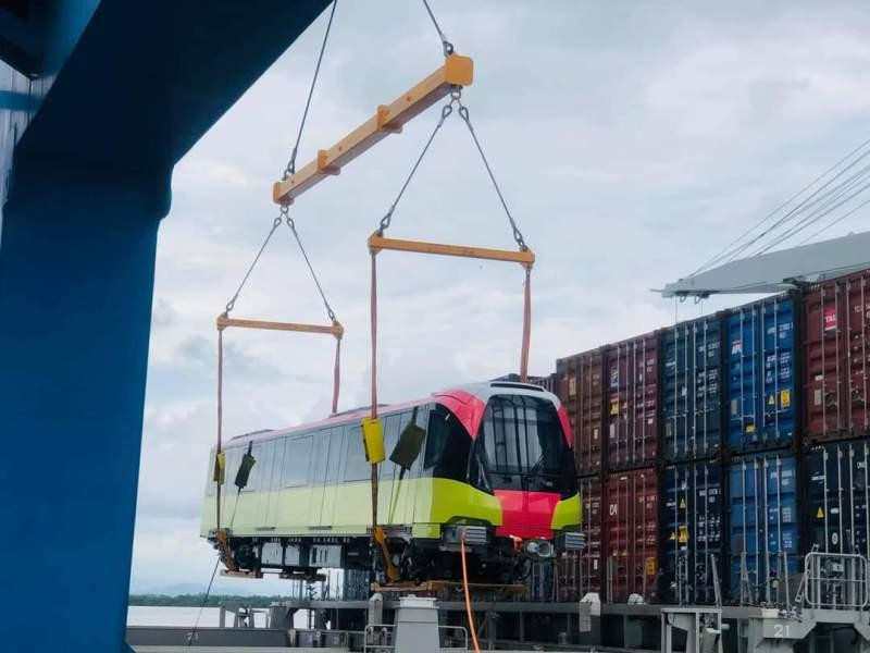 Đoàn tàu thứ 10 của dự án metro Nhổn- Ga Hà Nội cập cảng Hải Phòng vào chiều tối ngày 16/9