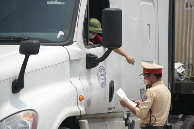 Việc cấp mã QR vận tải sẽ do ngành công an cấp thay vì Tổng cục Đường bộ Việt Nam như hiện nay Việc cấp mã QR vận tải sẽ do ngành công an cấp thay vì Tổng cục Đường bộ Việt Nam như hiện nay