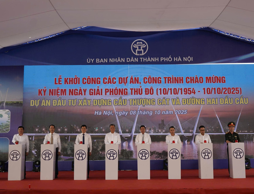Lãnh đạo UBND TP Hà Nội và các Sở, ngành, địa phương nhấn nút khởi công xây dựng cầu Thượng Cát Lãnh đạo UBND TP Hà Nội và các Sở, ngành, địa phương nhấn nút khởi công xây dựng cầu Thượng Cát