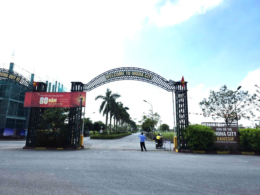 Hàng trăm người dân đã mua đất dịch vụ tại Khu CN Hanssip nhưng đến nay vẫn bị "treo sổ"