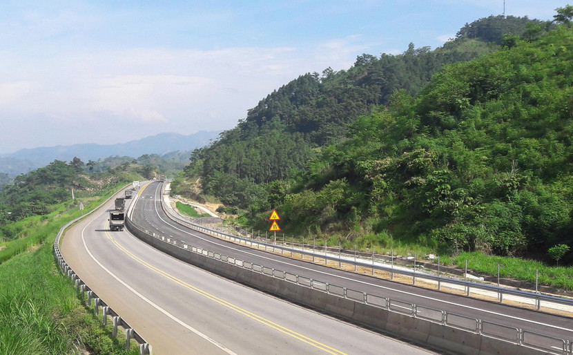 Cao tốc Nội Bài- Lào Cai sẽ được mở rộng đồng bộ, quy mô 4 làn xe từ Hà Nội đến Lào Cai Cao tốc Nội Bài- Lào Cai sẽ được mở rộng đồng bộ, quy mô 4 làn xe từ Hà Nội đến Lào Cai