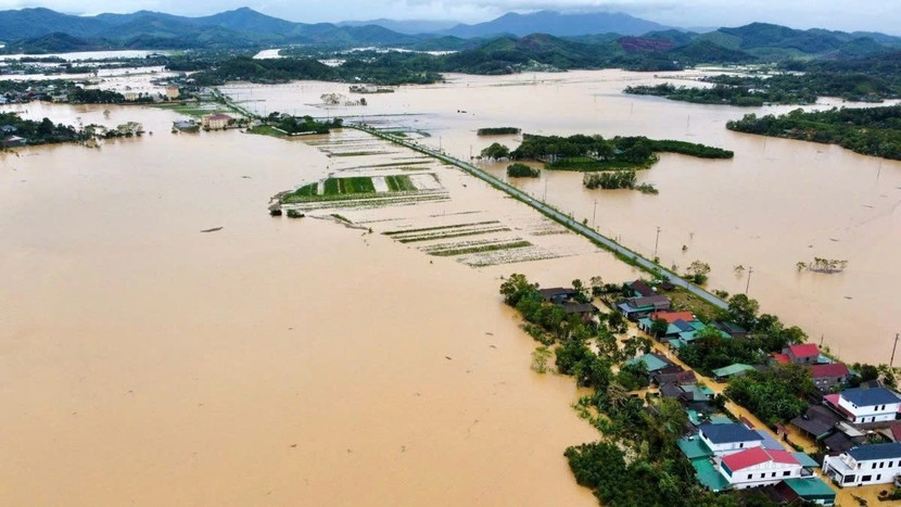 Nước sông Thu Bồn tại Đà Nẵng được dự báo sẽ lên vượt mức lịch sử năm 1964 trong sáng nay 30/10 Nước sông Thu Bồn tại Đà Nẵng được dự báo sẽ lên vượt mức lịch sử năm 1964 trong sáng nay 30/10