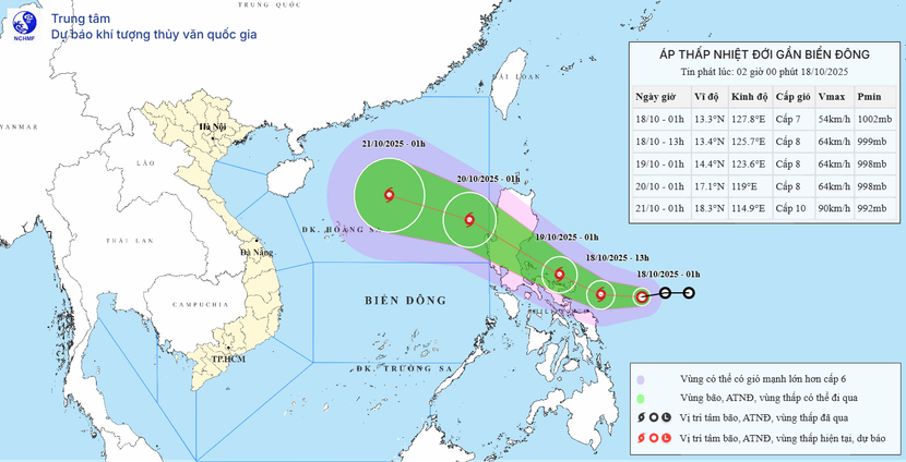 Áp thấp nhiệt đới được dự báo sẽ mạnh lên thành bão và đi vào Biển Đông trong ngày mai 19/10