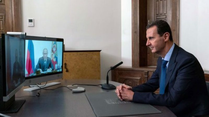 Tổng thống Nga Vladimir Putin và Tổng thống Syria al-Assad trên màn hình tại cuộc gặp trực tuyến, ngày 9-11-2020 Tổng thống Nga Vladimir Putin và Tổng thống Syria al-Assad trên màn hình tại cuộc gặp trực tuyến, ngày 9-11-2020