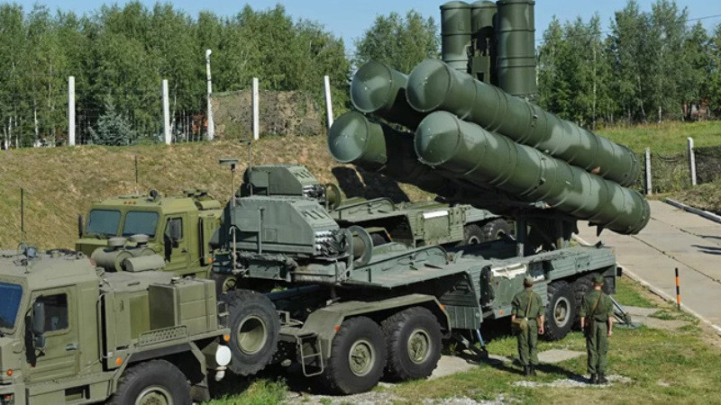 Hệ thống phòng thủ tên lửa S-400 của Nga