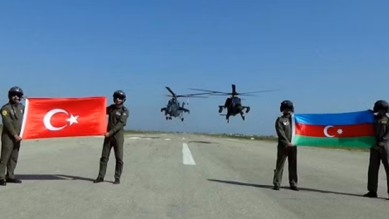 Thổ Nhĩ Kỳ ồ ạt chuyển quân và vũ khí đến biên giới với Armenia, ngày 16-11-2020