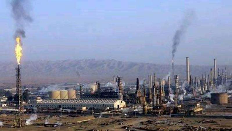 Các quan chức tạm dừng các hoạt động tại nhà máy lọc dầu Siniya sau vụ tấn công tên lửa của IS