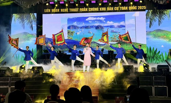 Chương trình biểu diễn khai mạc Liên hoan Nghệ thuật quần chúng Khu dân cư toàn quốc năm 2025, tổ chức tại tỉnh An Giang.