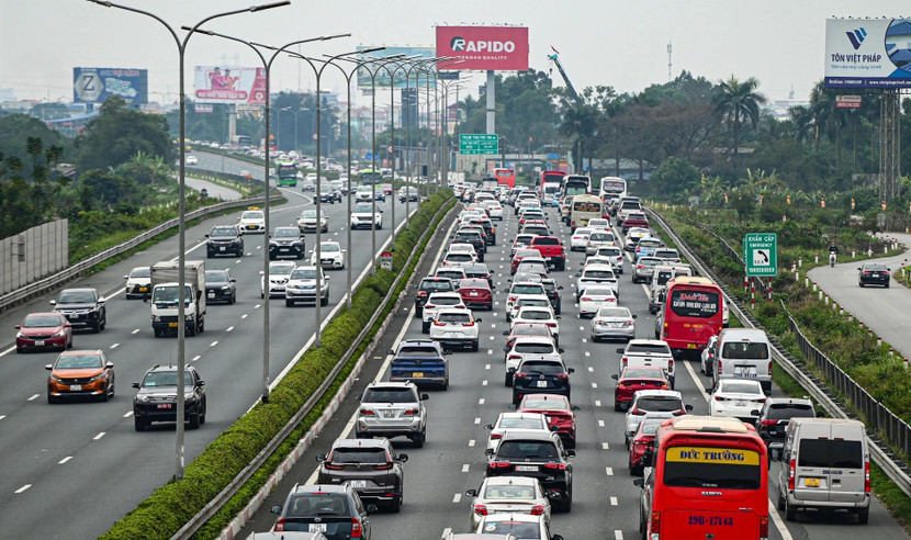 Cao tốc Pháp Vân- Cầu Giẽ cũng cấm xe tải lưu thông ở làn 1 Cao tốc Pháp Vân- Cầu Giẽ cũng cấm xe tải lưu thông ở làn 1