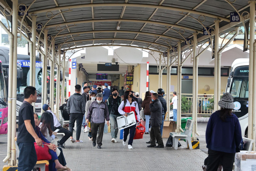 Dự báo nhu cầu đi lại của người dân qua các bến xe trong dịp Tết Ất Tỵ 2025 tăng cao hơn so với 2024