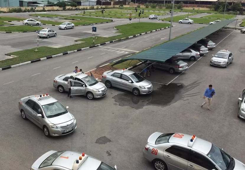 Từ 1-6, người thi bằng lái xe có thể lựa chọn học lý thuyết trực tuyến ảnh 1 Từ 1-6, người thi bằng lái xe có thể lựa chọn học lý thuyết trực tuyến ảnh 1