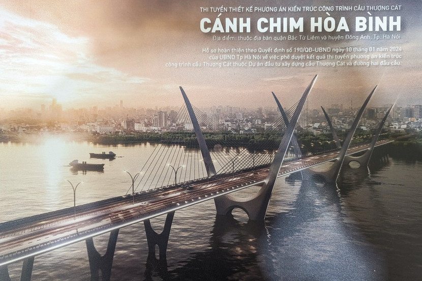 Cầu Thượng Cát có tổng chiều dài 5,2km với tổng mức đầu tư khoảng 8.300 tỷ đồng. Đây là 1 trong 10 cây cầu bắc qua sông Hồng nằm trong Quy hoạch giao thông vận tải Hà Nội giai đoạn 2015 - 2030