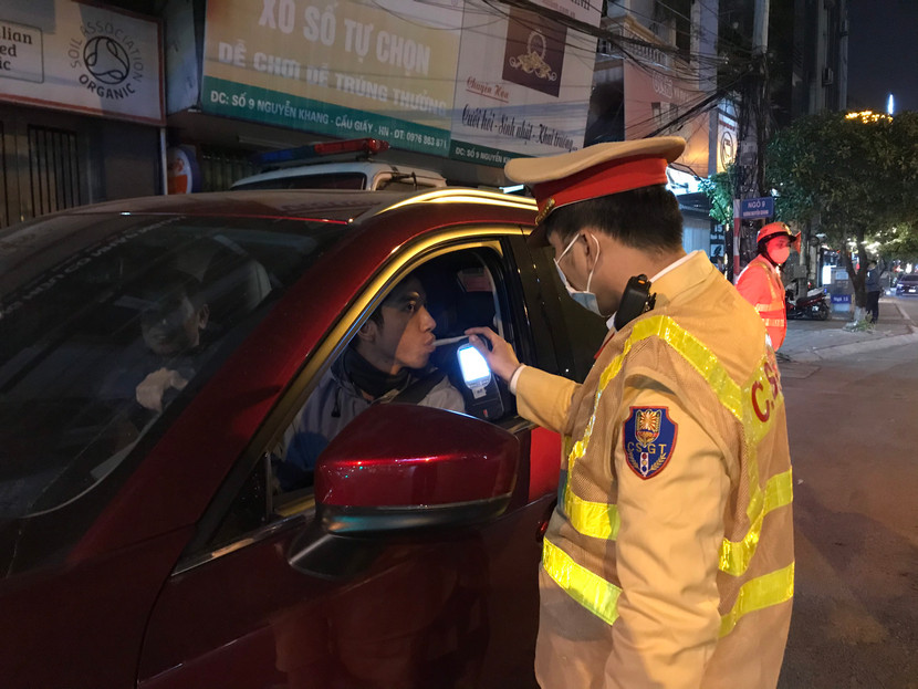 Việc kiểm tra, xử lý vi phạm nồng độ cồn được triển khai trên diện rộng
