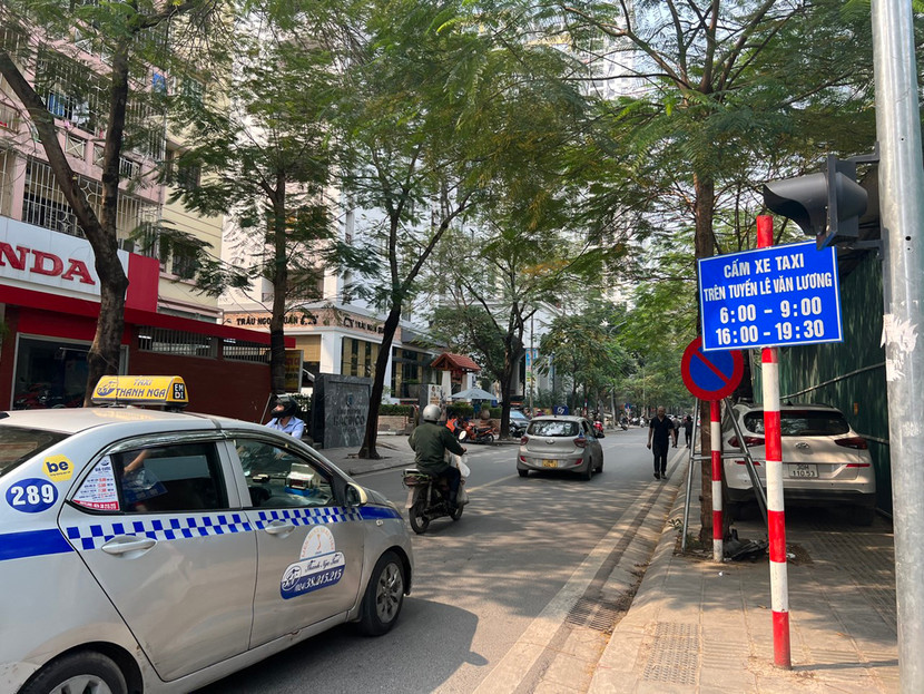 9 tuyến phố trên địa bàn Hà Nội dỡ bỏ biển cấm taxi từ 29/4