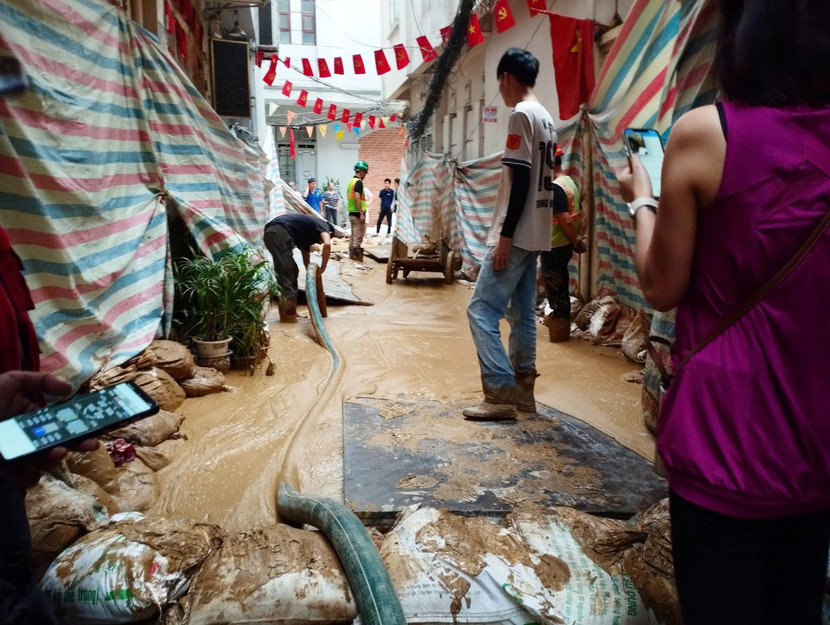 Sự cố hỗn hợp bùn khoan ngầm metro Nhổn- Ga Hà Nội trào lên mặt đất ở ngõ 7 Giang Văn Minh đã được kiểm soát