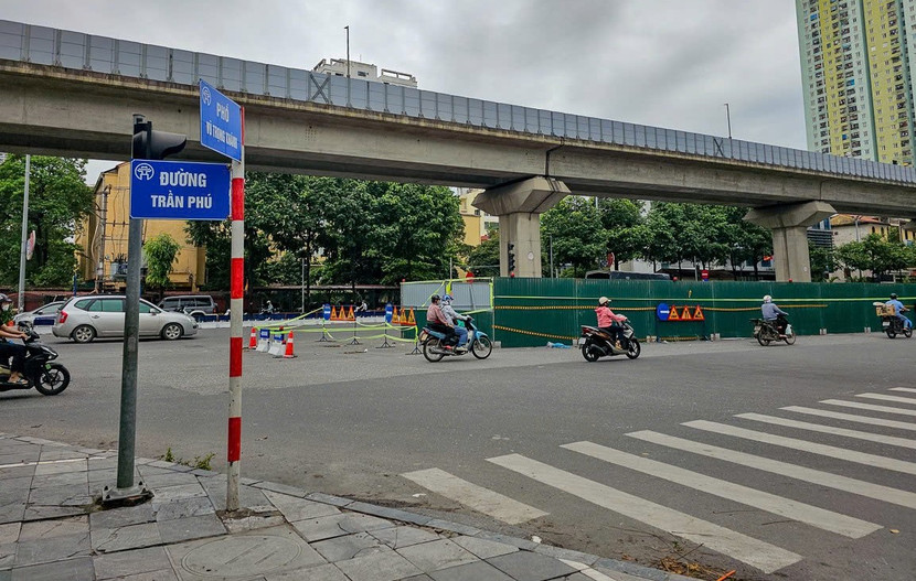 Rào chắn nhiều tuyến phố ở Hà Đông để thi công dự án Nhà máy xử lý nước thải Yên Xá