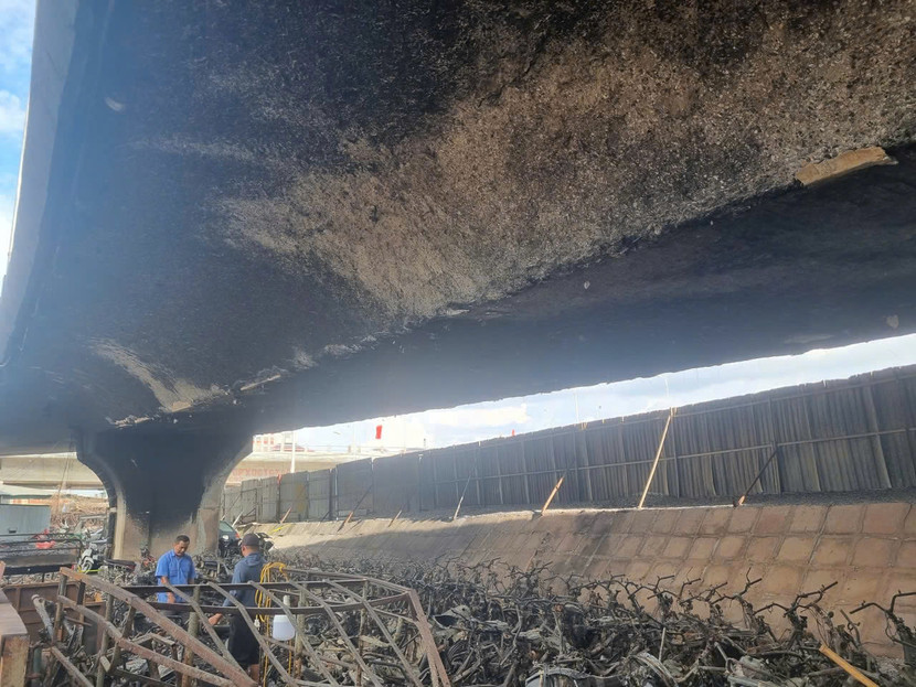 Sau vụ cháy hàng trăm xe máy dưới gầm cầu Vĩnh Tuy, cơ quan chức năng cấm xe tải trọng 18 tấn lưu thông từ cầu rẽ phải xuống Nguyễn Khoái