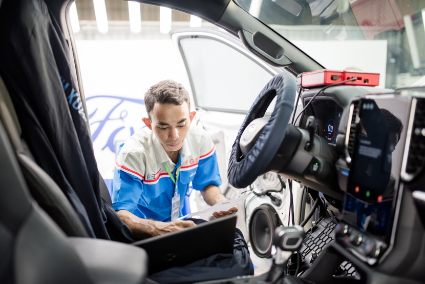 Thí sinh tham gia Hội thi Tay nghề toàn quốc 2025 của Ford Việt Nam