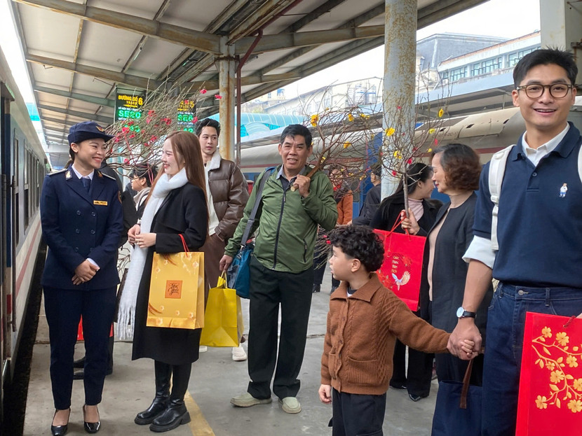 Đường sắt bắt đầu mở bán vé tàu Tết Bính Ngọ 2026