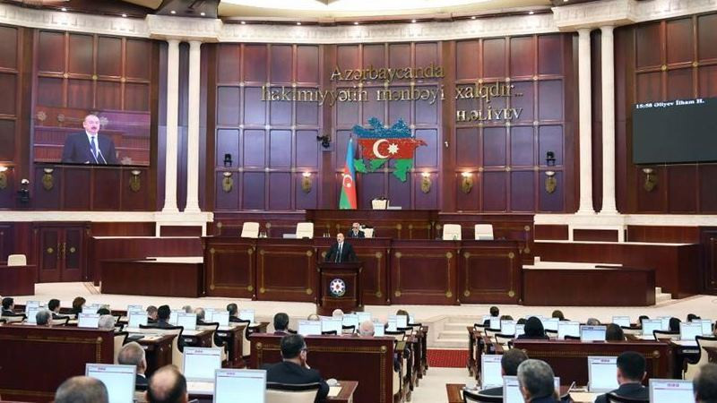 Quốc hội Azerbaijan họp ngày 27-9-2020 sau khi Armenia tấn công một số khu dân cư ở khu vực biên giới hai nước Quốc hội Azerbaijan họp ngày 27-9-2020 sau khi Armenia tấn công một số khu dân cư ở khu vực biên giới hai nước