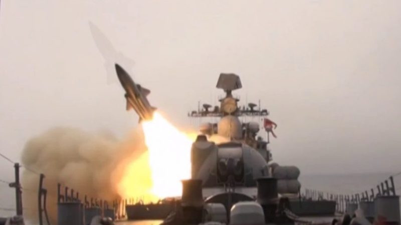 Tàu chiến Nga phá hủy mục tiêu bằng tên lửa siêu thanh Moskit trong cuộc tập trận Caucasus-2020, ngày 24-9-2020