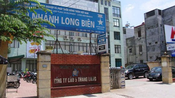 Giấy tờ khống, rút tiền thật ảnh 1