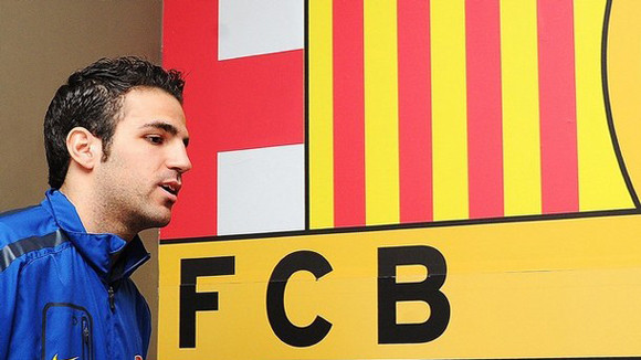 Bản hợp đồng “bom tấn” của Fabregas ảnh 1