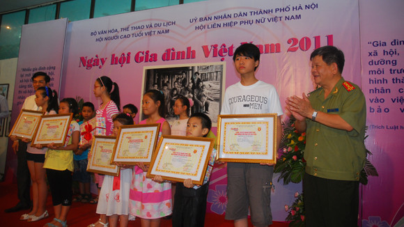 Khai mạc “Ngày hội Gia đình Việt Nam” năm 2011 ảnh 1