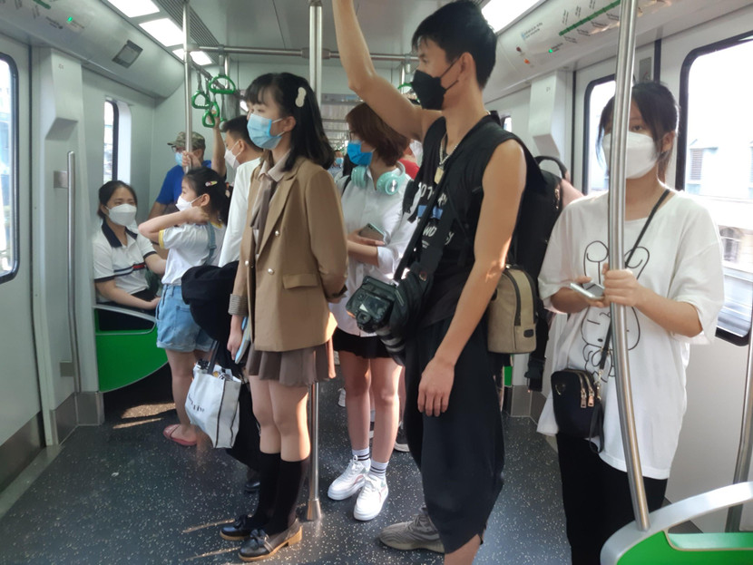 Ngày 10/4, sản lượng khách vận chuyển đạt hơn 49.000 lượt