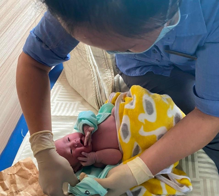 Em bé chào đời trên chuyến tàu SE8 từ Sài Gòn ra Hà Nội vào sáng nay, 21/4