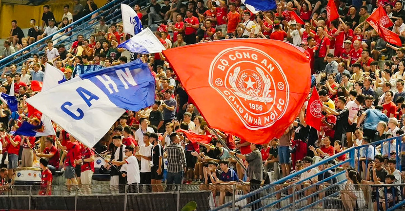 Trong 7 thập kỷ, đội bóng đá Công an Hà Nội luôn nhận được sự tin yêu, đồng hành của đông đảo khán giả - người hâm mộ