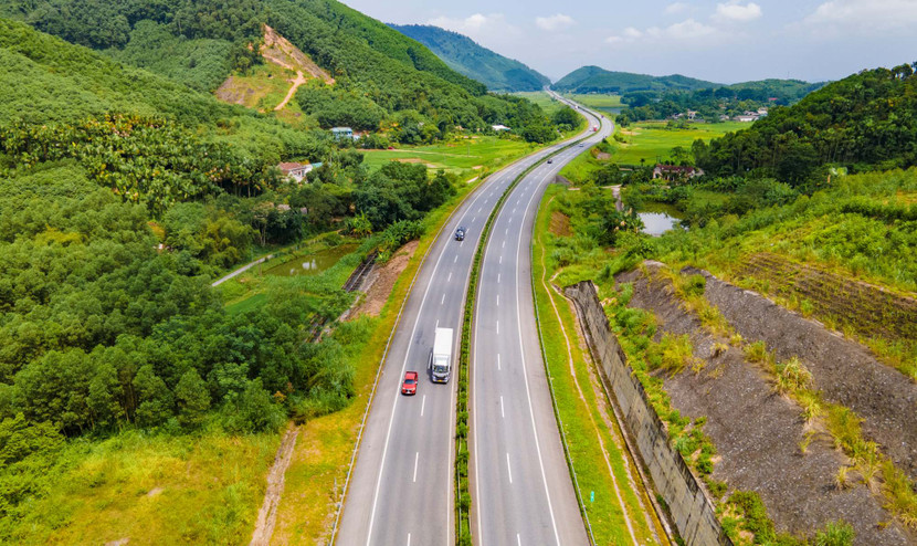 Cao tốc Nội Bài- Lào Cai hiện do VEC quản lý, khai thác và vận hành, đoạn từ Yên Bái- Lào Cai sẽ được mở rộng lên 4 làn xe