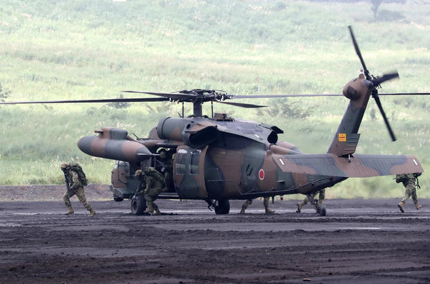 Trực thăng UH-60 của lực lượng phòng vệ trên bộ Nhật Bản Trực thăng UH-60 của lực lượng phòng vệ trên bộ Nhật Bản