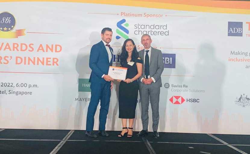 Bà Nguyễn Lan Hương – Phó Giám đốc Khối Ngân hàng Doanh nghiệp TPBank (giữa) tại Lễ trao giải Bà Nguyễn Lan Hương – Phó Giám đốc Khối Ngân hàng Doanh nghiệp TPBank (giữa) tại Lễ trao giải