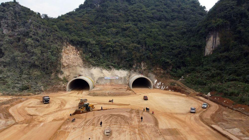 Thi công hầm Tam Điệp thuộc cao tốc Mai Sơn- quốc lộ 45