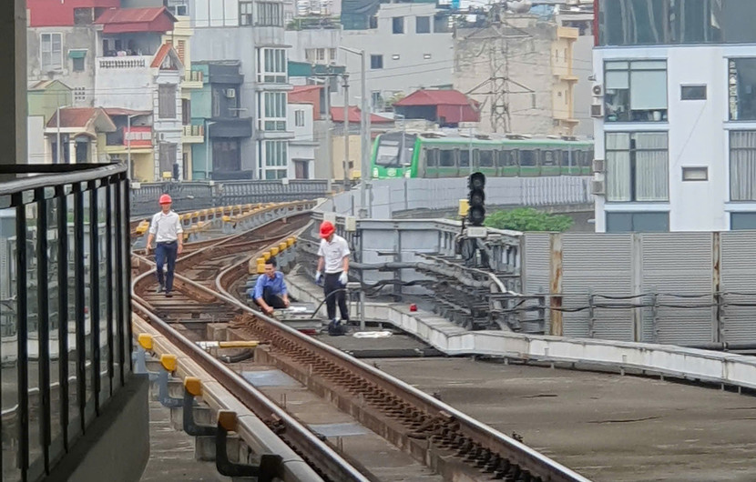 Tàu Cát Linh- Hà Đông gặp sự cố bị dừng tàu chiều tối 30/5 vừa qua Tàu Cát Linh- Hà Đông gặp sự cố bị dừng tàu chiều tối 30/5 vừa qua