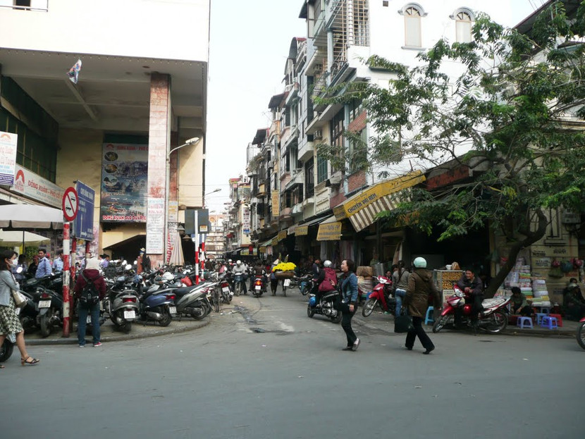 Từ hôm nay 11/6, ô tô chỉ được lưu thông 1 chiều trên phố Hàng Khoai