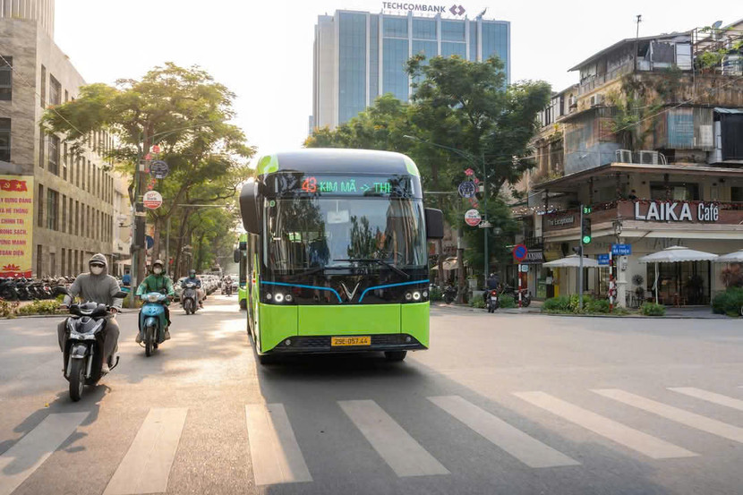 Tuyến buýt điện số 43 do VinBus vận hành lộ trình Kim Mã- Đông Anh