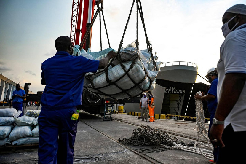 Số hàng viện trợ trên tàu Libertador Bal-02 bao gồm lương thực, thuốc men và bình oxy Số hàng viện trợ trên tàu Libertador Bal-02 bao gồm lương thực, thuốc men và bình oxy