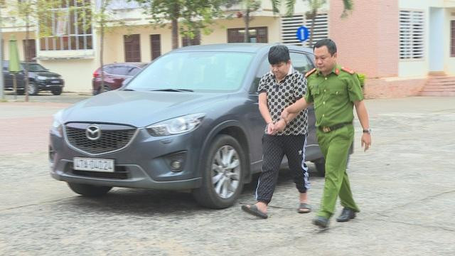 Đối tượng Võ Hoài Thiện bị bắt giữ sau 1 năm trốn truy nã. Ảnh: Dân Trí Đối tượng Võ Hoài Thiện bị bắt giữ sau 1 năm trốn truy nã. Ảnh: Dân Trí