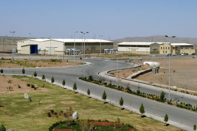 Iran giải thích về tiếng nổ lớn gần cơ sở hạt nhân Natanz là do quân đội thử nghiệm tên lửa phòng không Iran giải thích về tiếng nổ lớn gần cơ sở hạt nhân Natanz là do quân đội thử nghiệm tên lửa phòng không