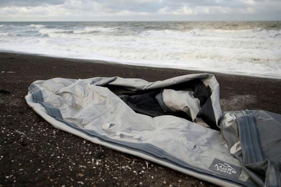 Pháp xác định danh tính 26 thi thể vụ chìm xuồng ở eo biển Manche, hầu hết họ là người Kurd đến từ Iraq Pháp xác định danh tính 26 thi thể vụ chìm xuồng ở eo biển Manche, hầu hết họ là người Kurd đến từ Iraq