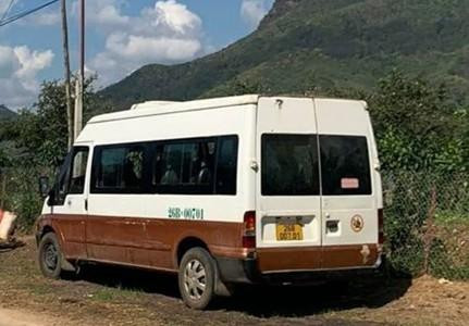 Chiếc xe gặp sự cố khiến nữ sinh tử vong. Ảnh: Zing