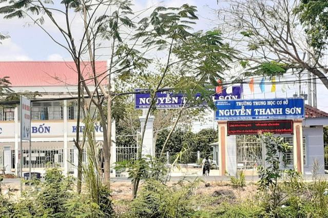 Trường THCS Nguyễn Thanh Sơn, xã Bình Phước Xuân, nơi ông P. từng giữ chức hiệu trưởng. Nguồn: dantri.com.vn