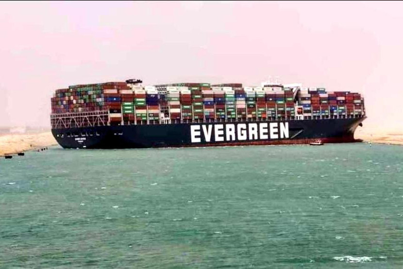 Tàu Ever Given mắc cạn tại kênh đào Suez trong gần 1 tuần, hồi tháng 3-2021 Tàu Ever Given mắc cạn tại kênh đào Suez trong gần 1 tuần, hồi tháng 3-2021